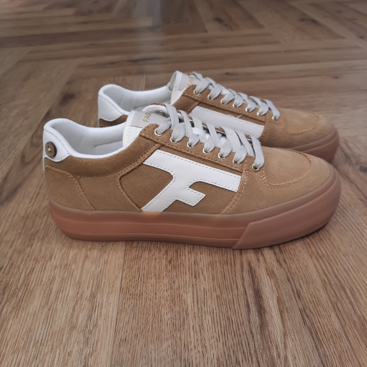 Walnut Platform Sable