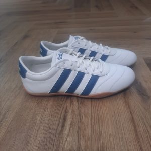 Grand Court Lo White