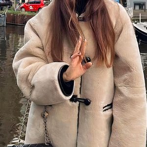 Blouson polaire chic avec pardessus à boutonnage simple pour femme