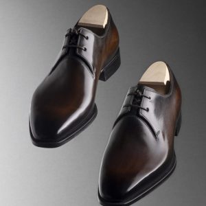 Derby Whole Cut en cuir de veau marron acajou