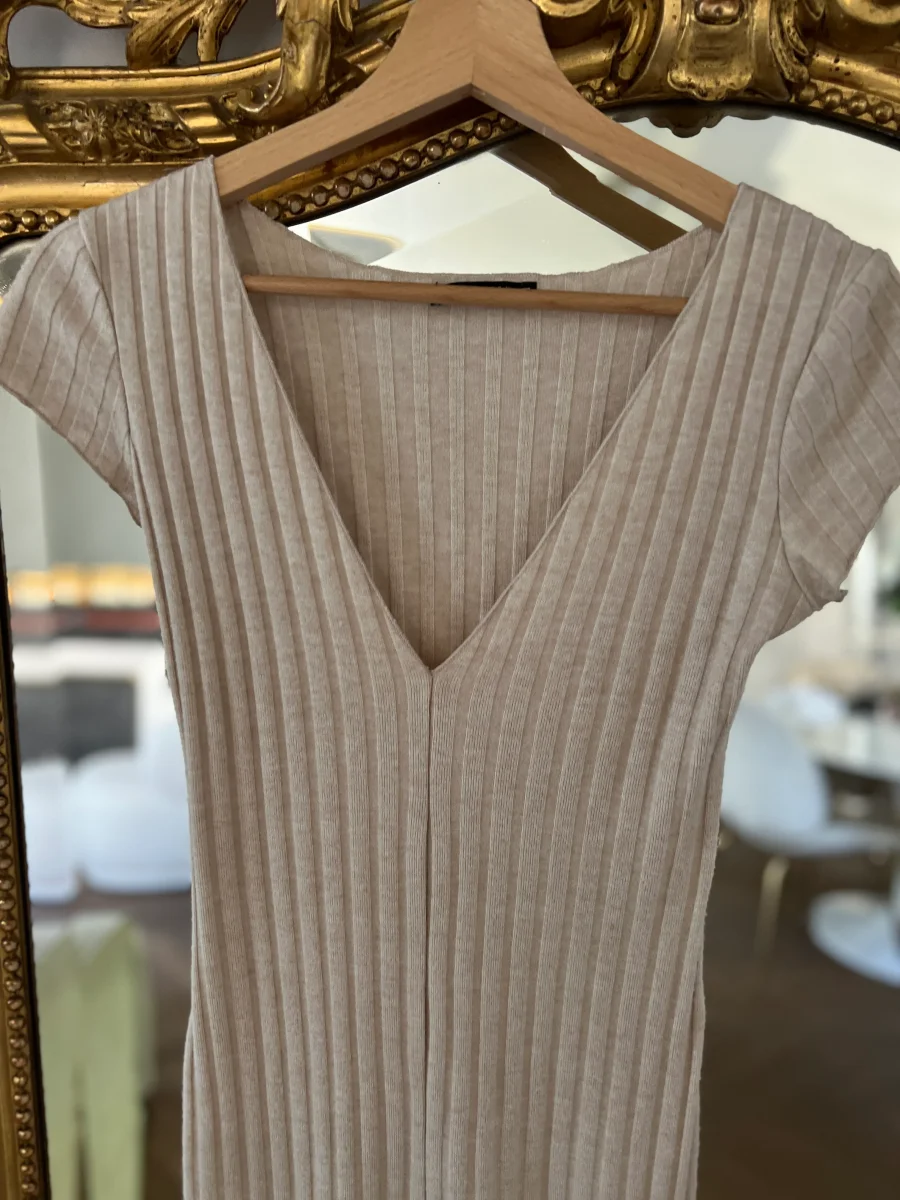 Robe Zara longue beige col v – Image 5