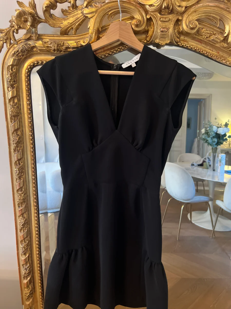 Robe Sandro noire bas volants – Image 6