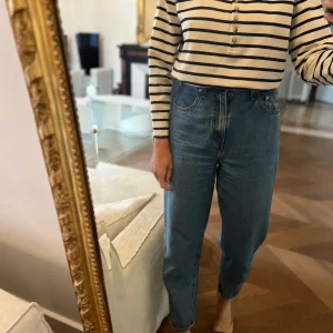 Marinière Sézane classique ecru et bleu marine