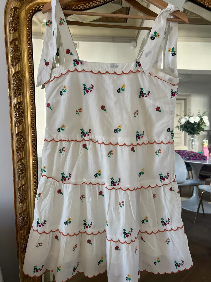Robe Sézane à fleurs brodées – Image 4