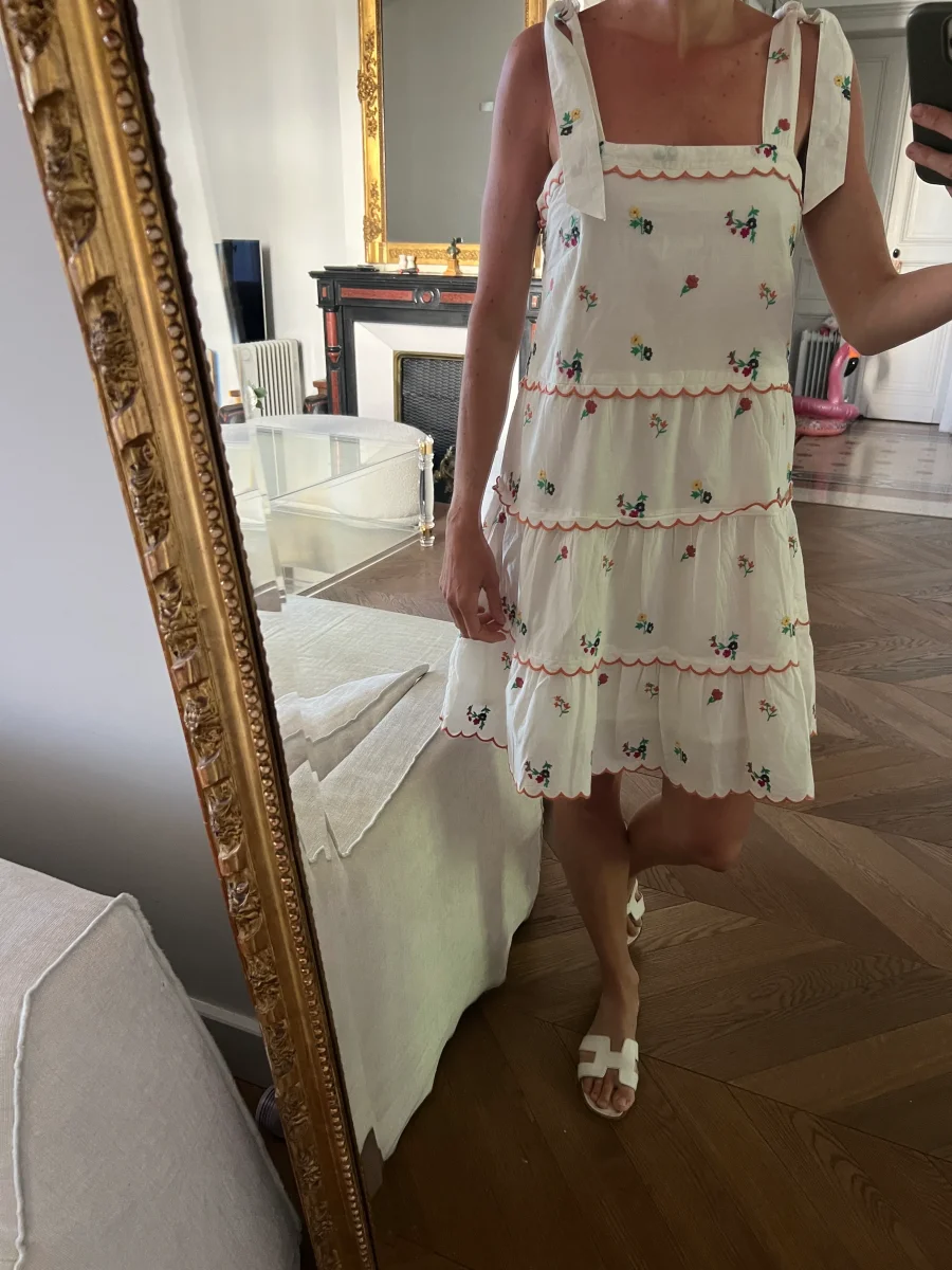 Robe Sézane à fleurs brodées – Image 2