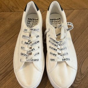 Lucie Gabossi - No Name Baskets compensées