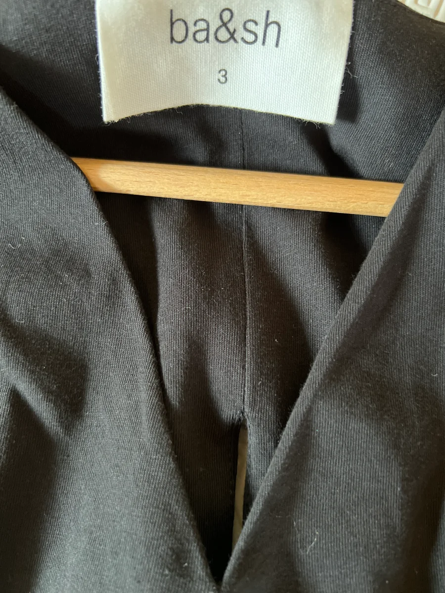 Haut noir Ba&sh dos ouvert – Image 9