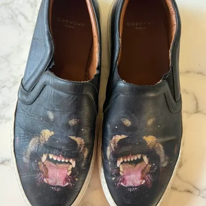 Lucie Gabossi - Givenchy Sneakers loup en cuir noir Pointure 40