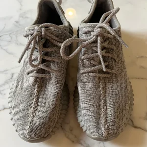 Lucie Gabossi - Adidas Baskets Yeezy Boots 350 gris clair Pointure 38 2/3