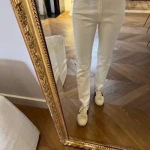 Marine Lorphelin Jean blanc Mother superior