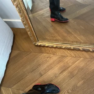 Bottes de pluie Chanel noir et rose