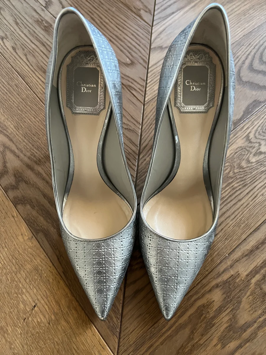 Escarpins Dior argentées – Image 3