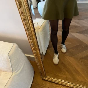 Jupe Zara kaki patineuse