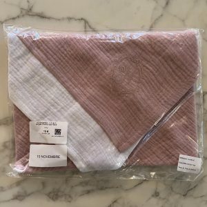 10 Novembre - Lot de 2 langes Charlie rose Neuf