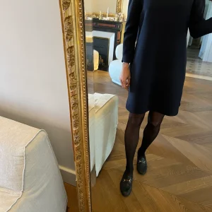 Robe Claudie Pierlot col pétale bleu marine