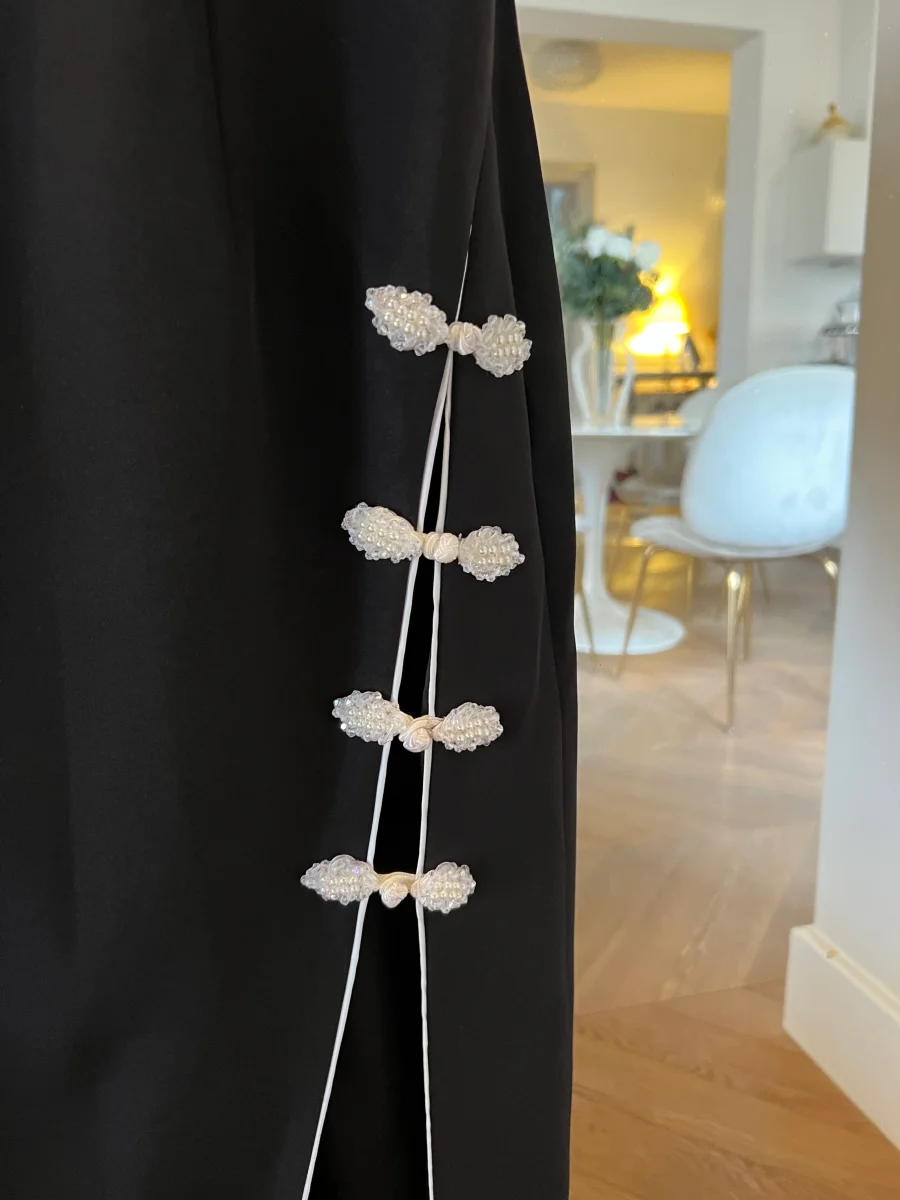 Flora Coquerel - Saulee Robe Neuve noire Irissa perles T.36 – Image 4