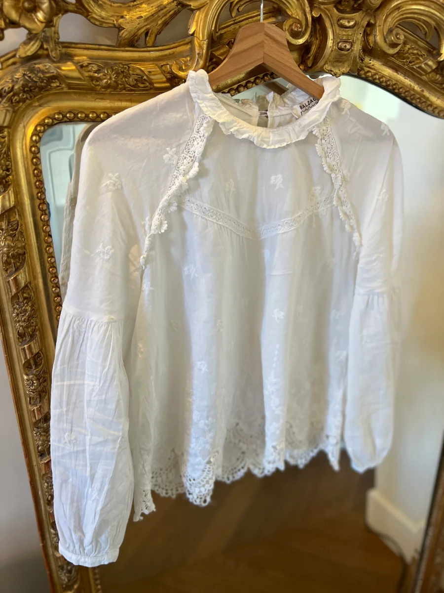 Blouse Balzac blanc col montant – Image 7