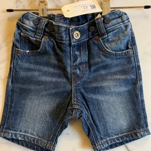 Lucie Gabossi -H&M Bermuda jean brut T.6/9mois