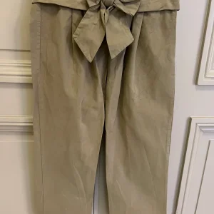 Lucie Gabossi -Donsje pantalon Kaki noeud