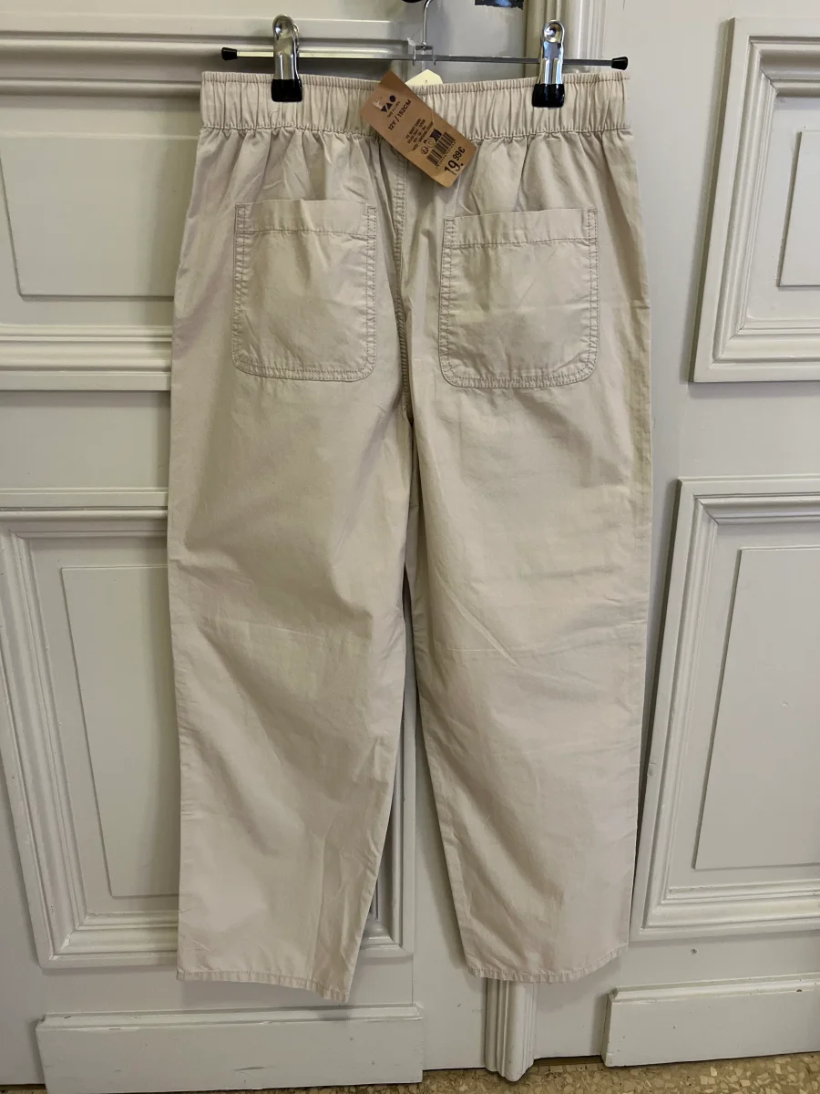 Lucie Gabossi -Tape à l'oeil Pantalon beige avec poche T.5ans – Image 3
