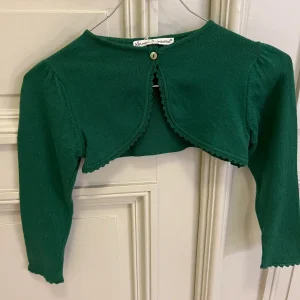 Lucie Gabossi -Les Petits Inclassables Gilet de céremonie vert sapin T.5/6 ans