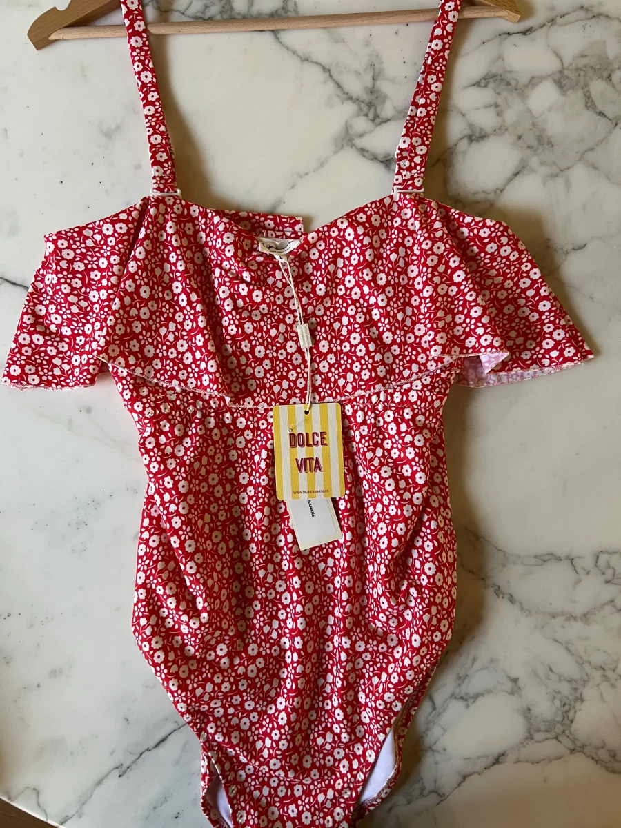 Tajine Banane - Maillot de bain rouge à fleurs blanches T.M