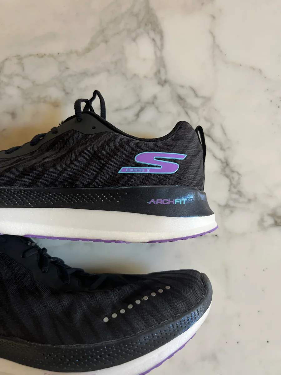 Marine Lorphelin Baskets Skechers Go Run black – Image 3
