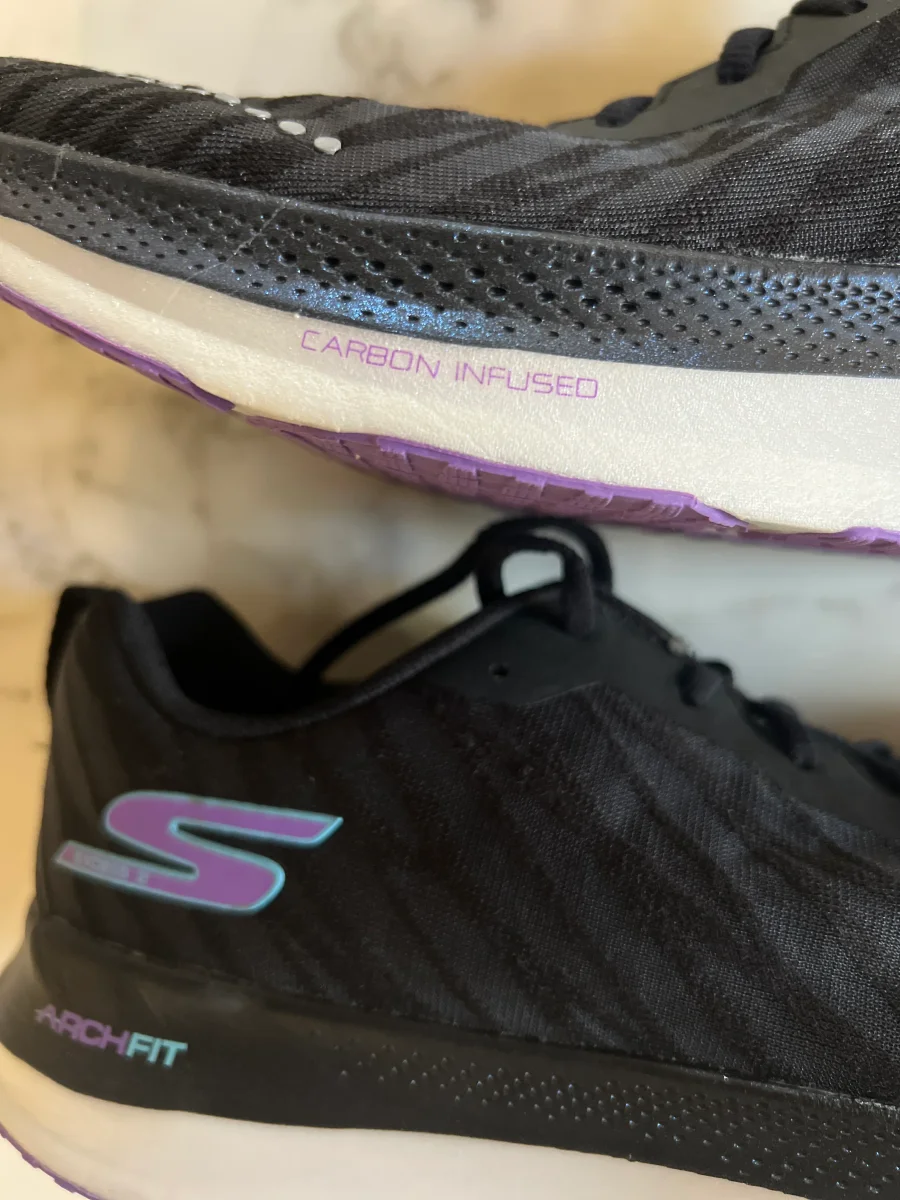 Marine Lorphelin Baskets Skechers Go Run black – Image 5