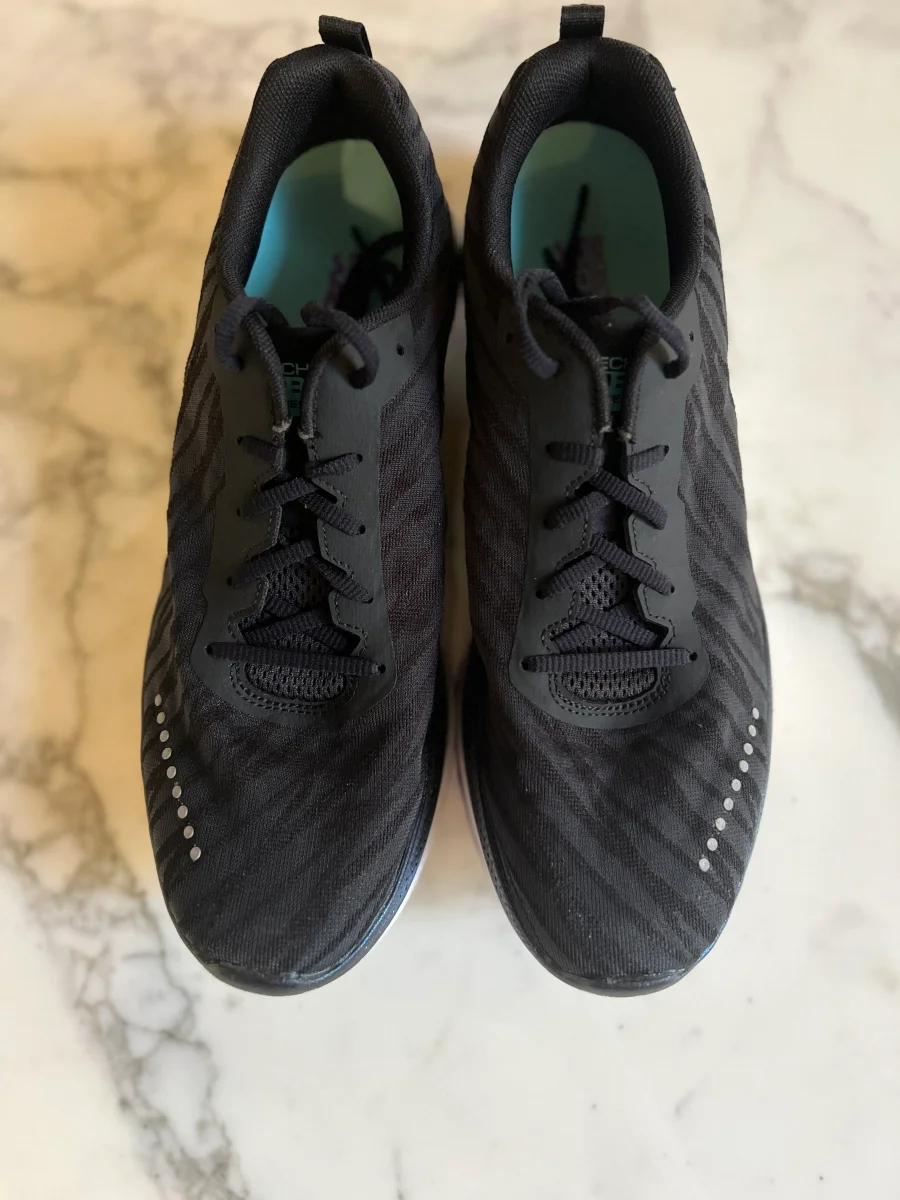 Marine Lorphelin Baskets Skechers Go Run black – Image 6