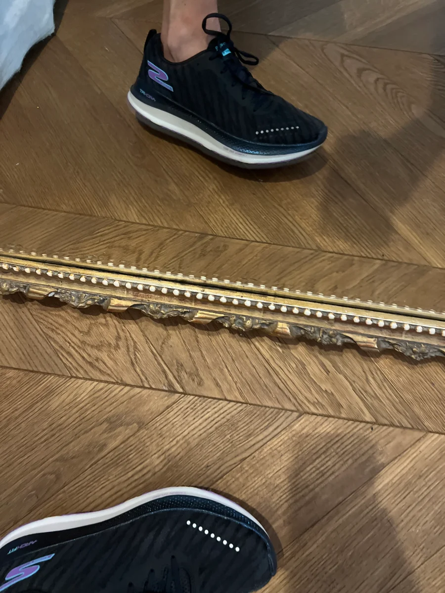 Marine Lorphelin Baskets Skechers Go Run black – Image 9