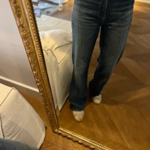 Marine Lorphelin Ceinture Benetton beige