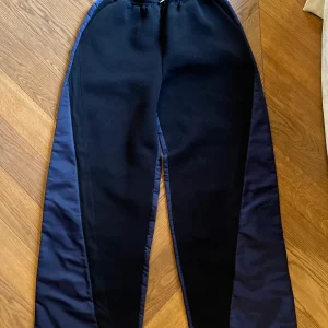 Malika Menard Pantalon Zara baggy boy friend bleu marine