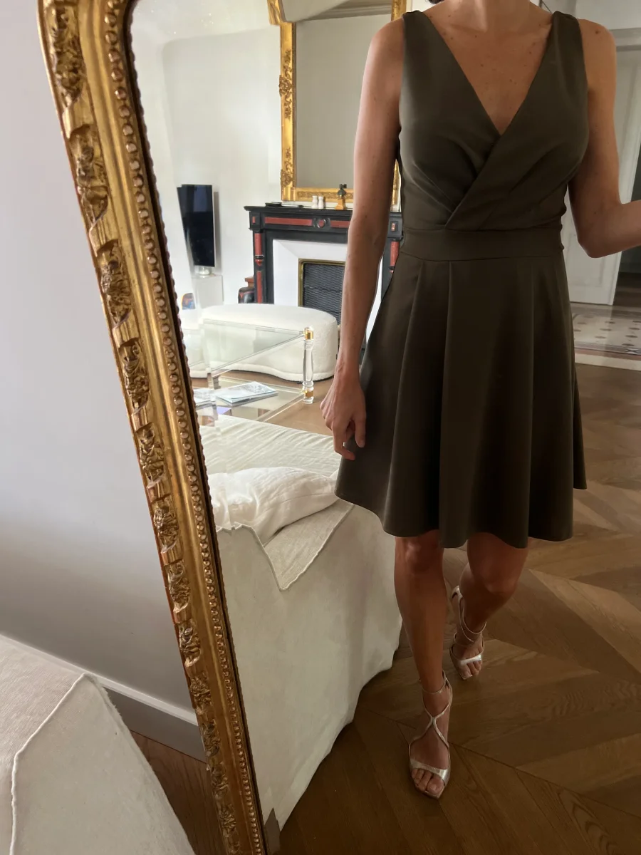 Marine Lorphelin Robe kaki patineuse – Image 3