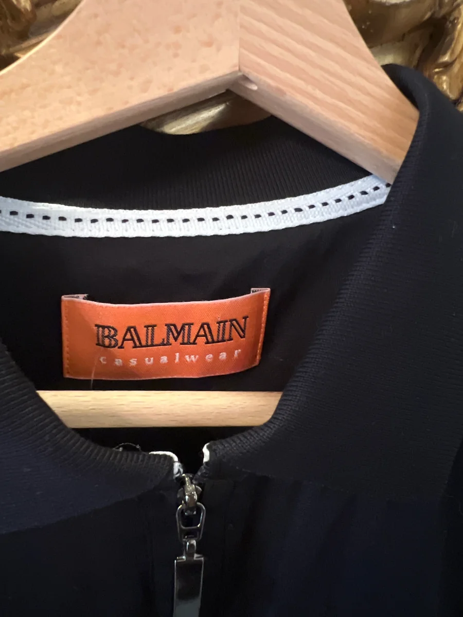 Lucie Gabossi - Balmain Polo noir fermeture eclair – Image 3