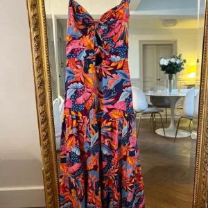 Lucie Gabossi - Guess Robe longue colorée et fleurie