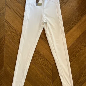 Marine Lorphelin Legging Luz Collections Lucile blanc neuf