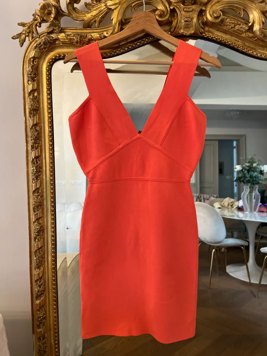 Marine Lorphelin Robe BCBG Maxazria corail – Image 6
