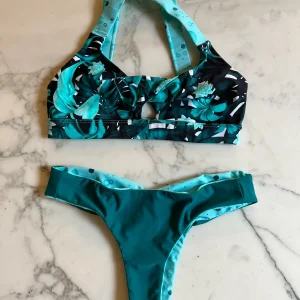 Marine Lorphelin Maillot de bain Choos'in 2 pièces