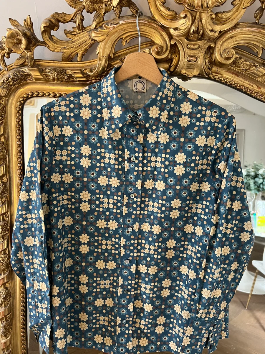 Ines de la Fressange - Chemise à fleurs bleu – Image 6