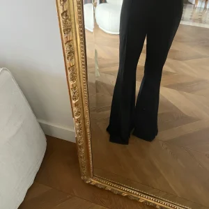 Malika Menard Pantalon fluide et leger noir COS