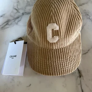 Celine - Casquette en velours beige neuve