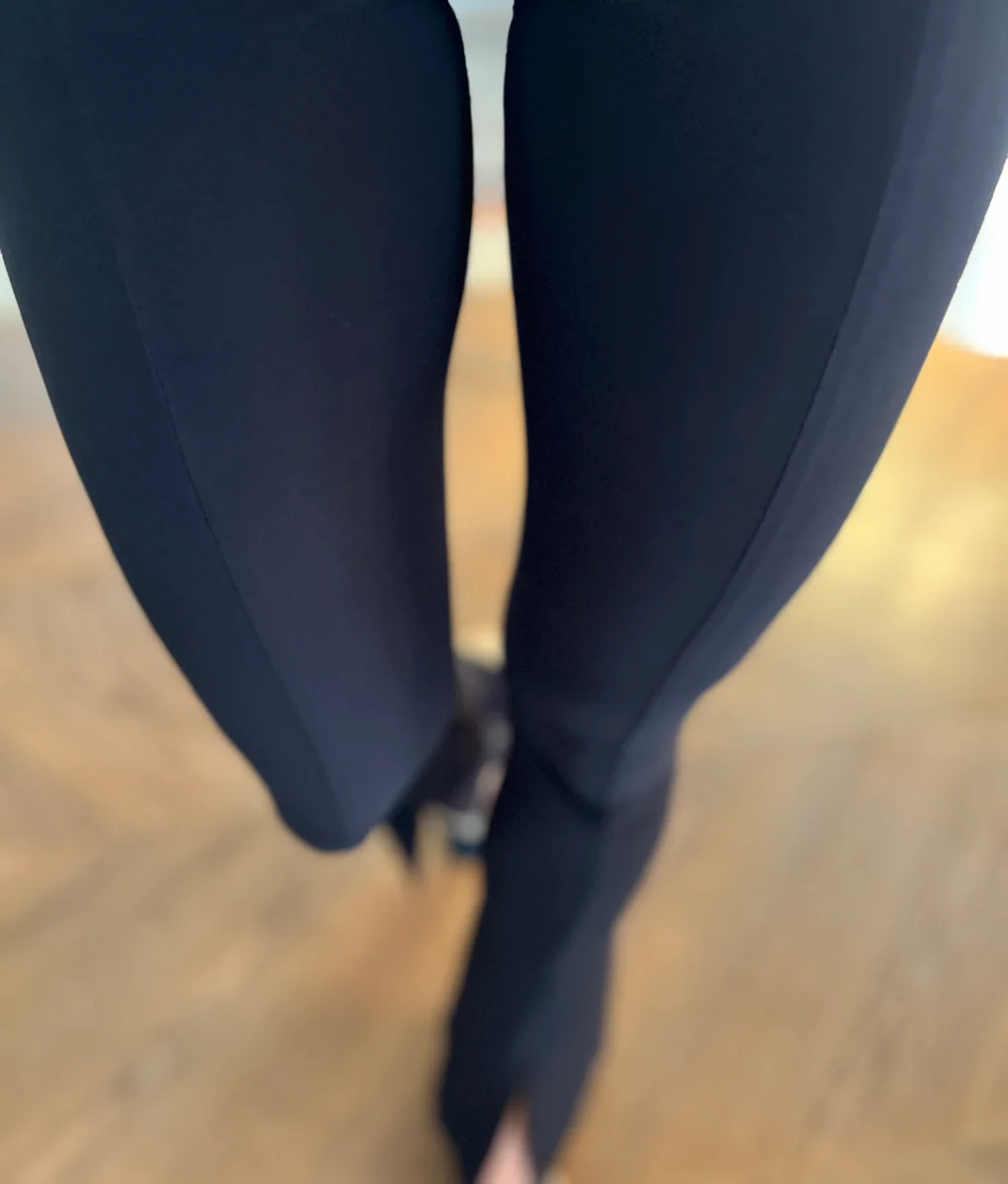Pantalon Norma Kamali fluide noir – Image 4