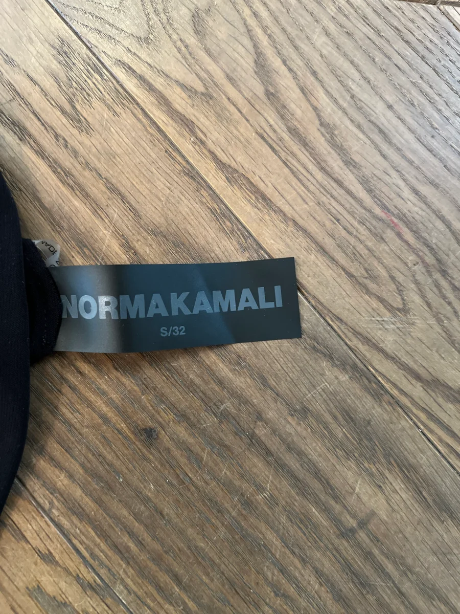 Pantalon Norma Kamali fluide noir – Image 7