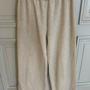 - Pantalon beige large