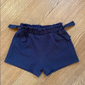 Short Zara bleu marine 9 mois
