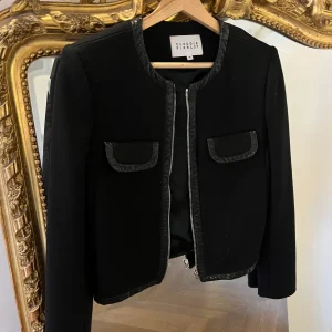 Claudie Pierlot - Veste courte noire avec poches