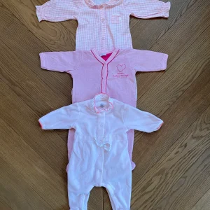 Lot de 3 dors-bien Petit Bateau rose 1 mois