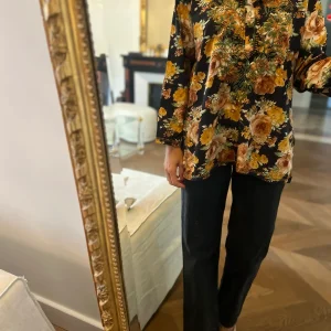 Blouse à fleurs automnale marron