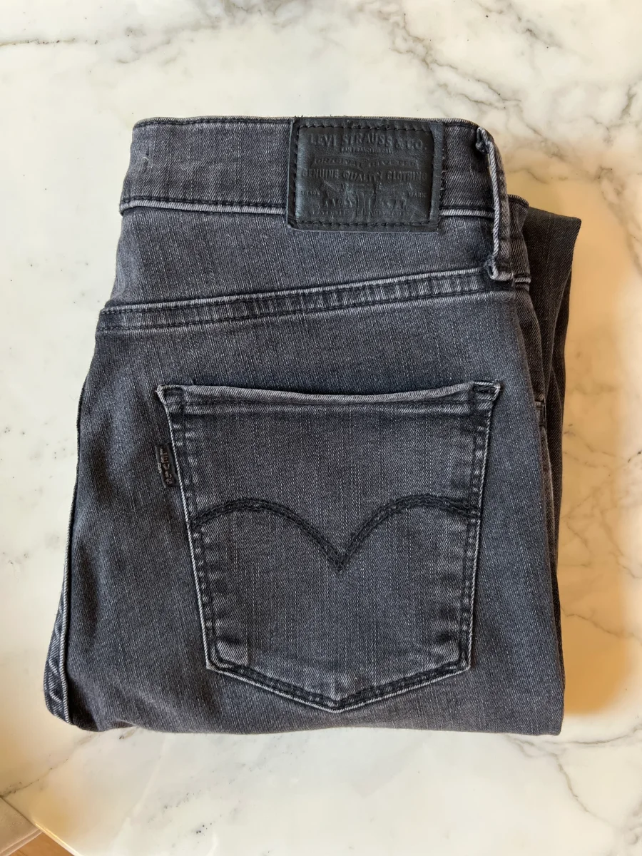 Jean Levis High Rise Super Skinny 720 noir – Image 4