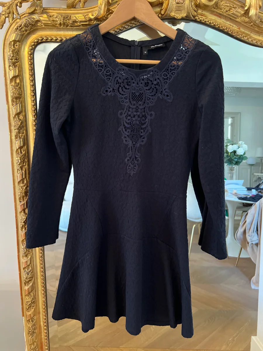 Robe The Kooples bleu marine en dentelle – Image 6